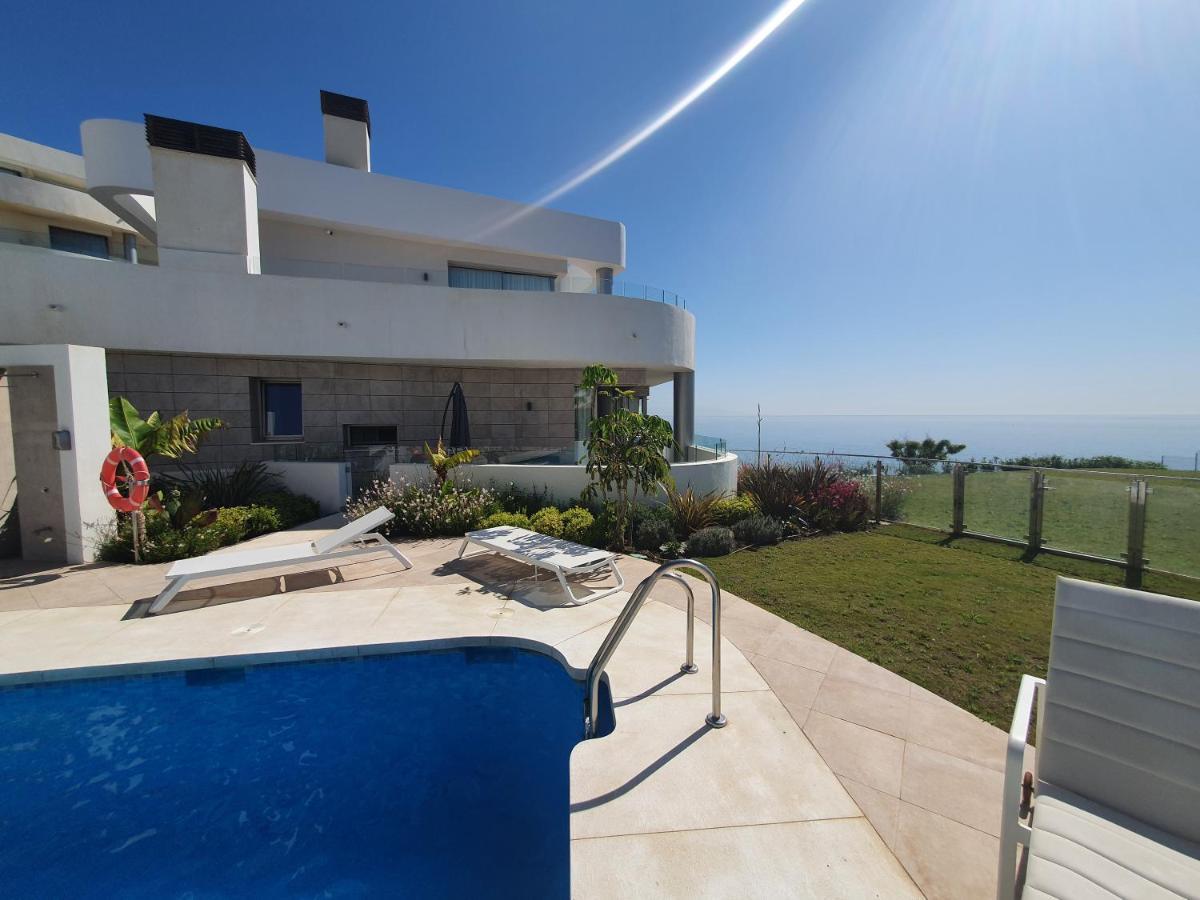 Luxury Beachfront Apartment With Pool, Sauna, Fitness And Gym In Province Malaga, Andalusia 米哈斯 外观 照片