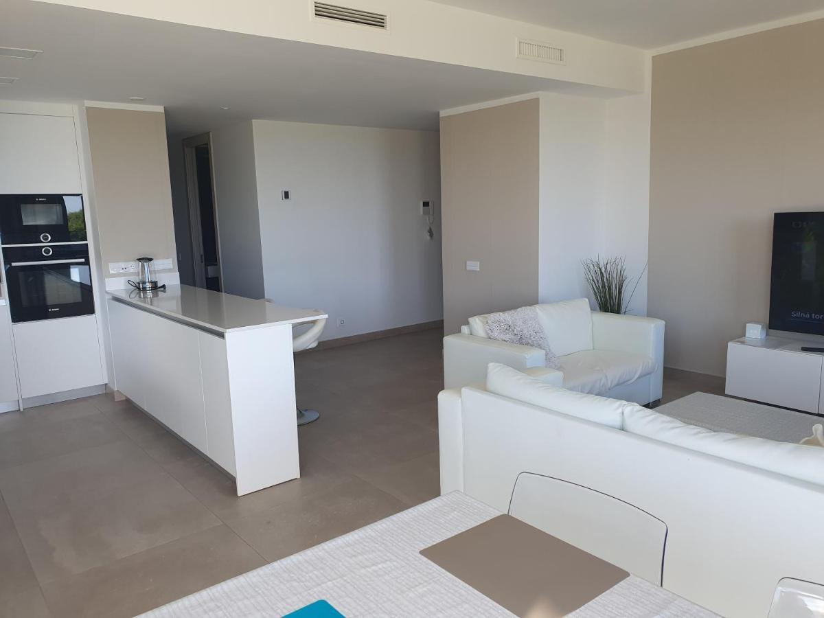 Luxury Beachfront Apartment With Pool, Sauna, Fitness And Gym In Province Malaga, Andalusia 米哈斯 外观 照片