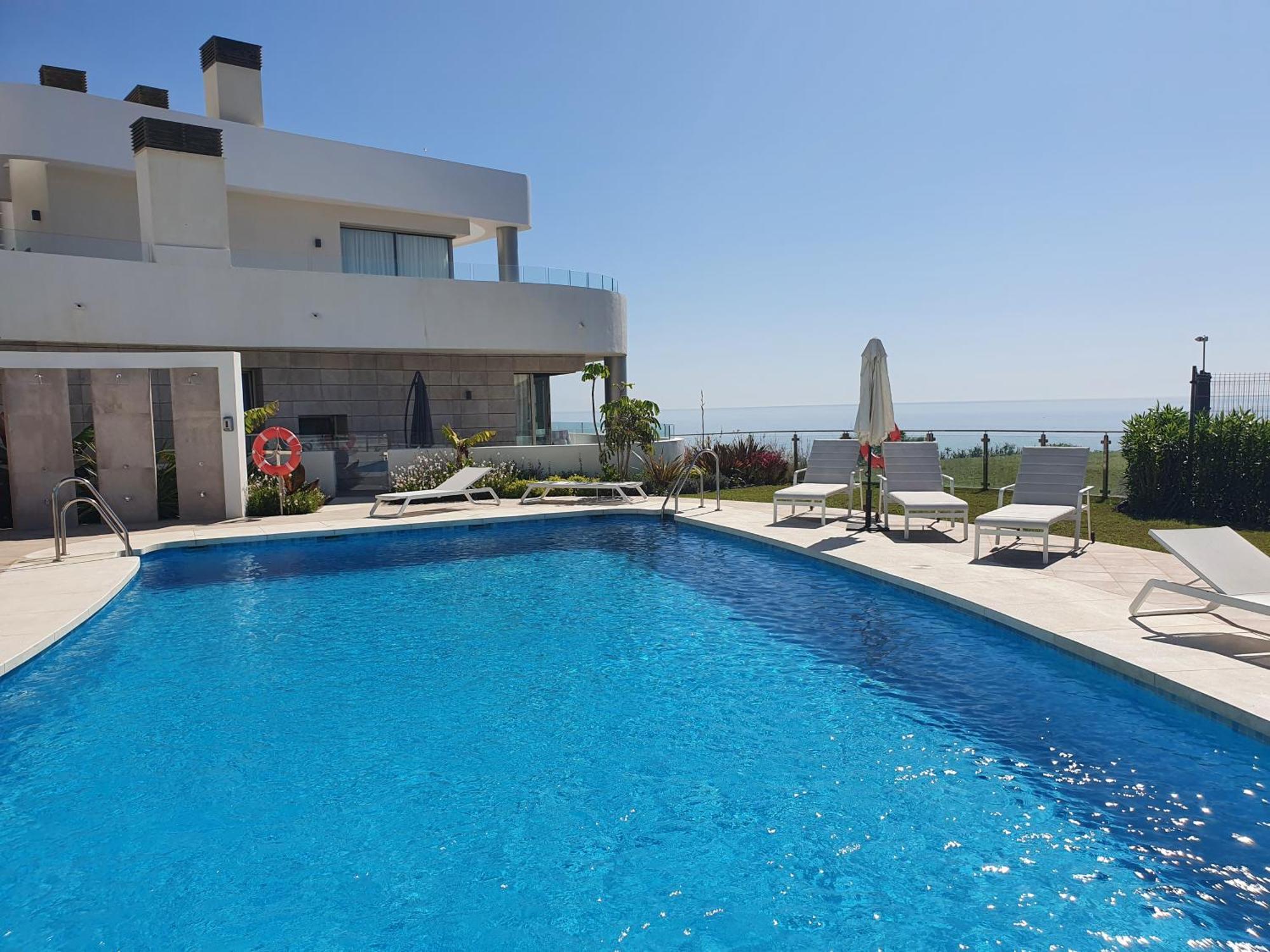Luxury Beachfront Apartment With Pool, Sauna, Fitness And Gym In Province Malaga, Andalusia 米哈斯 外观 照片