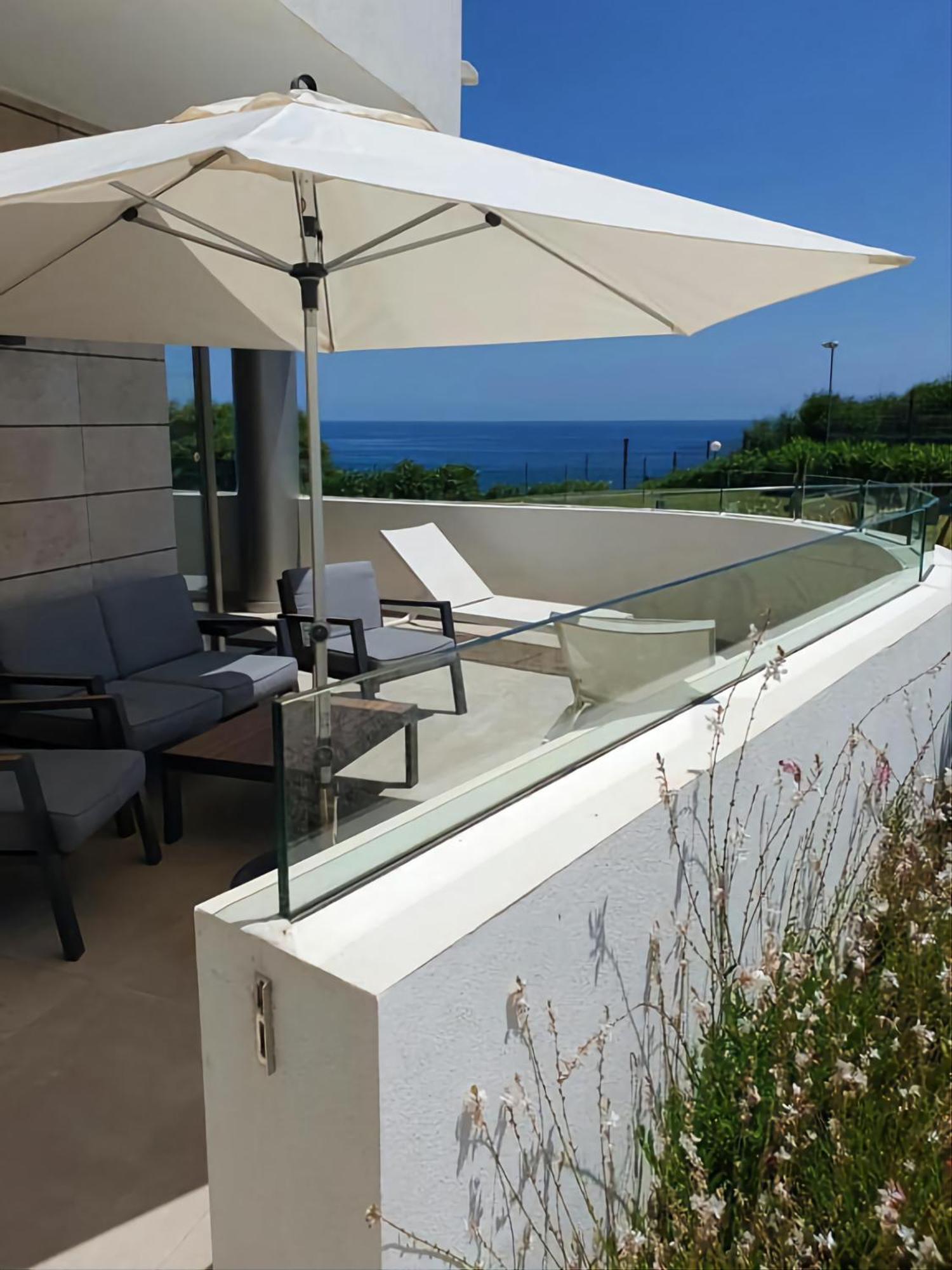 Luxury Beachfront Apartment With Pool, Sauna, Fitness And Gym In Province Malaga, Andalusia 米哈斯 外观 照片