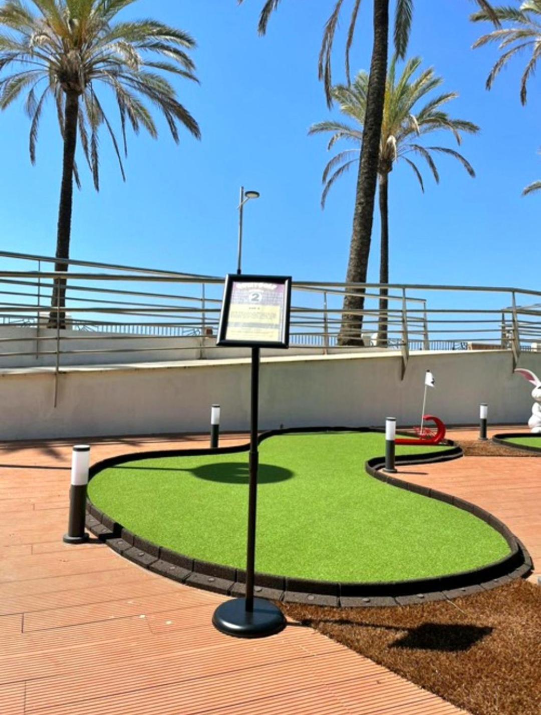 Luxury Beachfront Apartment With Pool, Sauna, Fitness And Gym In Province Malaga, Andalusia 米哈斯 外观 照片