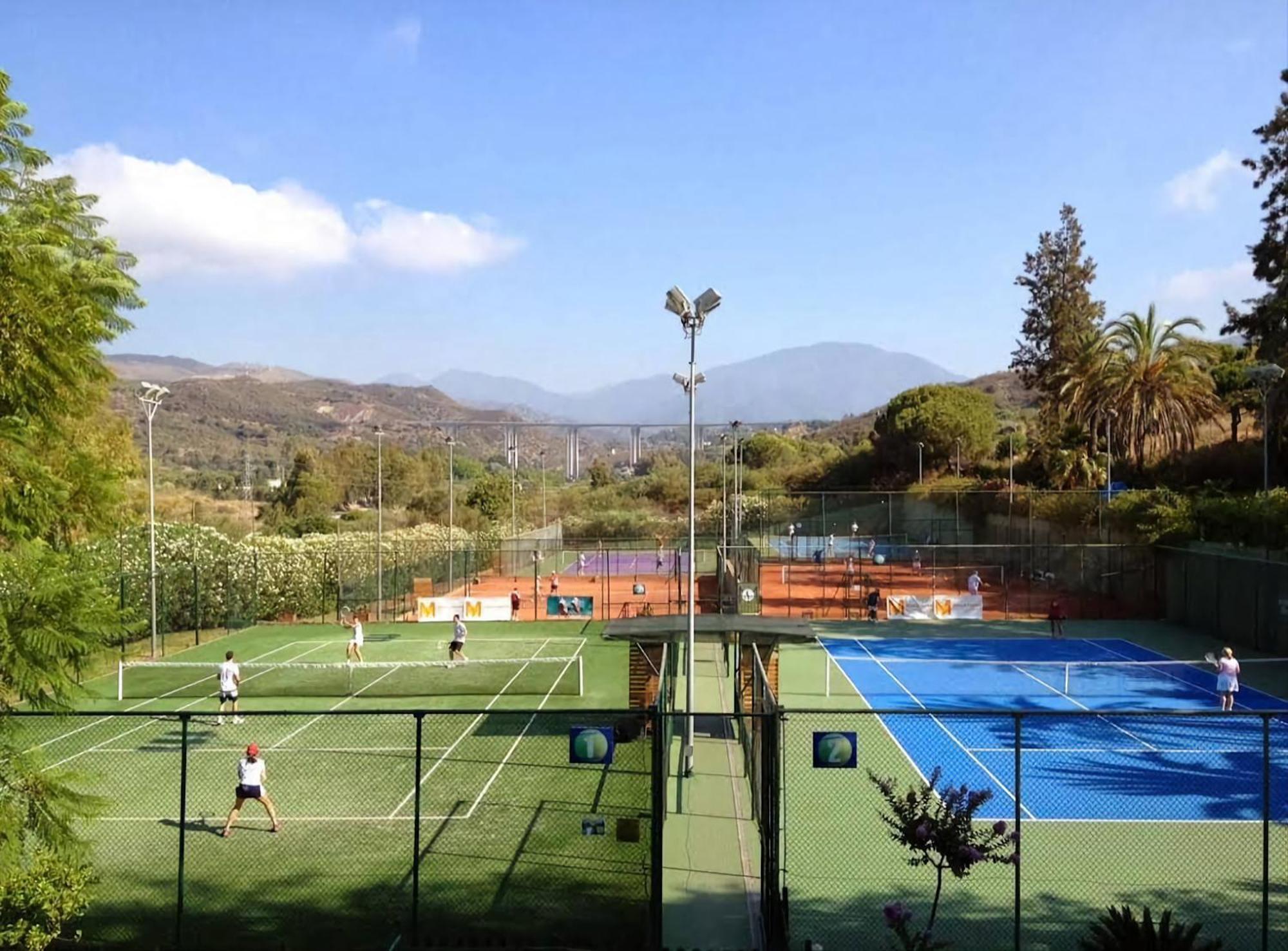 Luxury Beachfront Apartment With Pool, Sauna, Fitness And Gym In Province Malaga, Andalusia 米哈斯 外观 照片